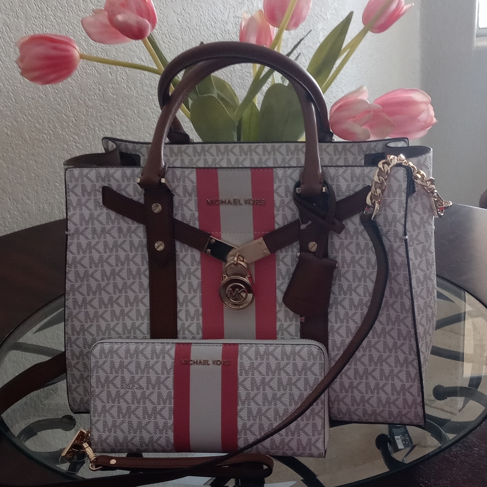Michael Kors Hamilton purse and matching wallet....